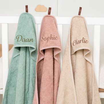Lukkies Badcape met naam geborduurd