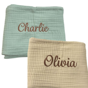 Swaddle/Hydrofiele doek met naam geborduurd